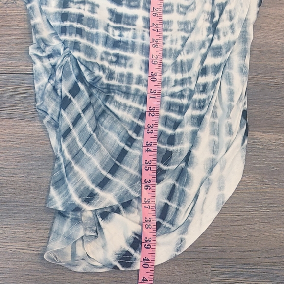🔥 Faux Wrap Black and Gray Short Sleeved Tie Dye Dress - Picture 9 of 12